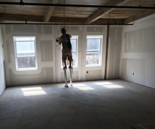 Can a general contractor remodel a house